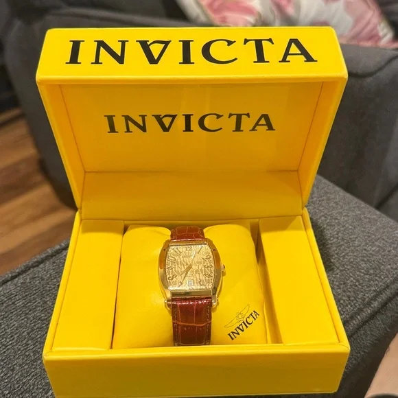 Invicta *Rare Vintage* 9882 Signature Gold Quartz Watch 